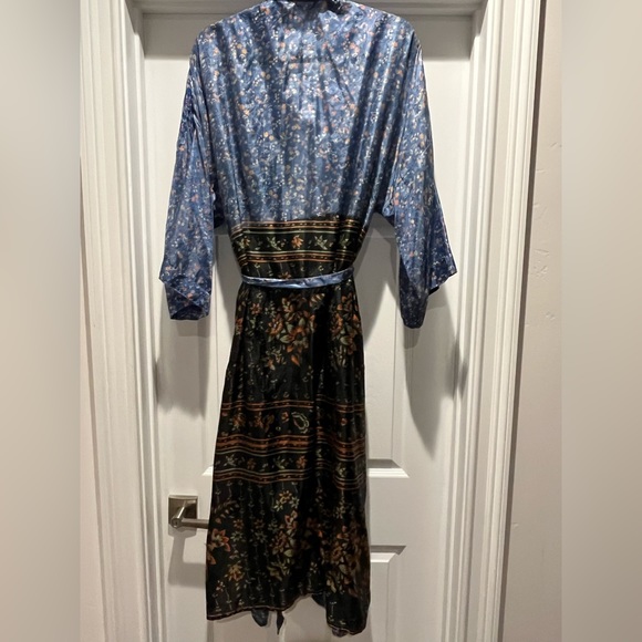 Blue Silky Kimono - Picture 11 of 13